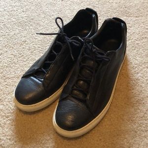 Black leather sneakers. Size 41 / 9.5